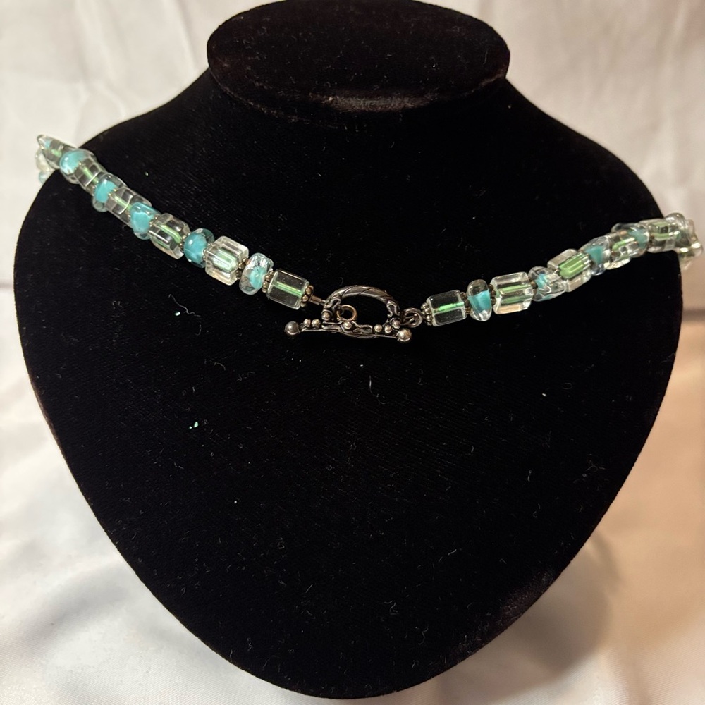 Clear Shell Necklace - Picture 4 of 5